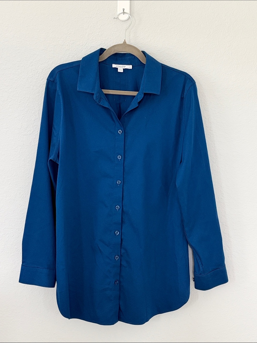 Chico’s Size 2 US 12 Deep Blue Stretch Button Down Shirt